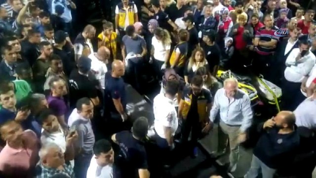 Türkiye Taşkömürü Kurumu Karadon Müessesesine bağlı maden ocağında yerin eksi 340 ila 460 kodlarında meydana gelen göçükte kalan 2 işçi tahlisiye ekiplerinin yoğun çabalarının ardından bulundukları yerden kurtarıldı