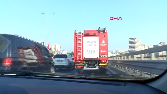 İstanbul İtfaiyenin Yol Vermeyen Minibüs Sürücüsüne Tepkisi Aferin Minibüs