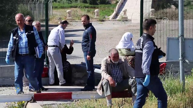 Hemzemin geçitten geçmeye çalışan çifti ölüm ayırdı - SİVAS