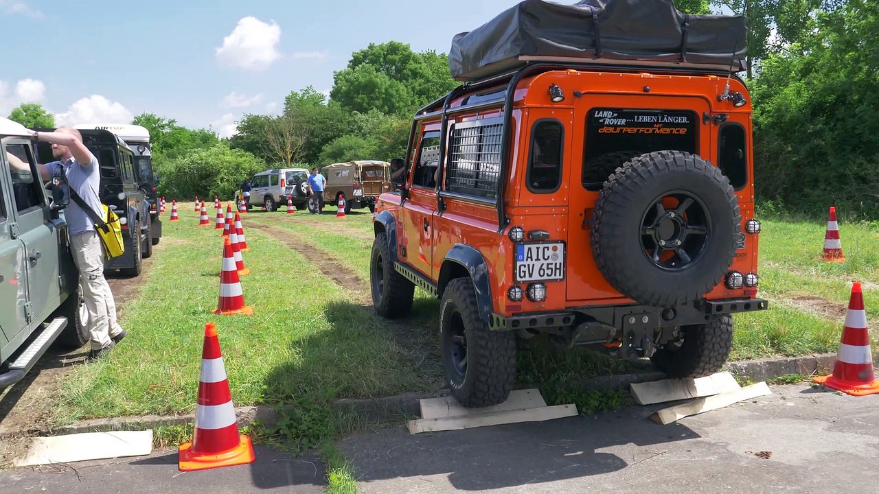 Guinness World Record: Longest Land Rover Parade of the World