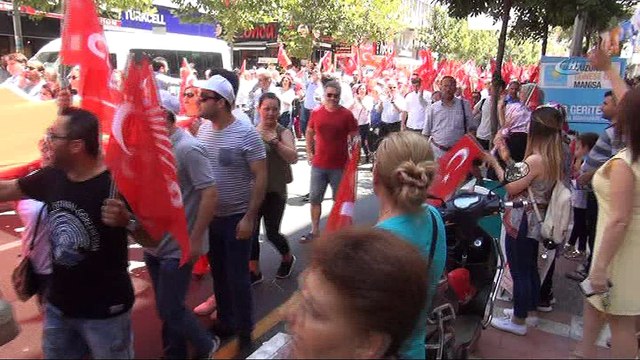 CHP Manisa Teşkilatı yürüyüş yaptı