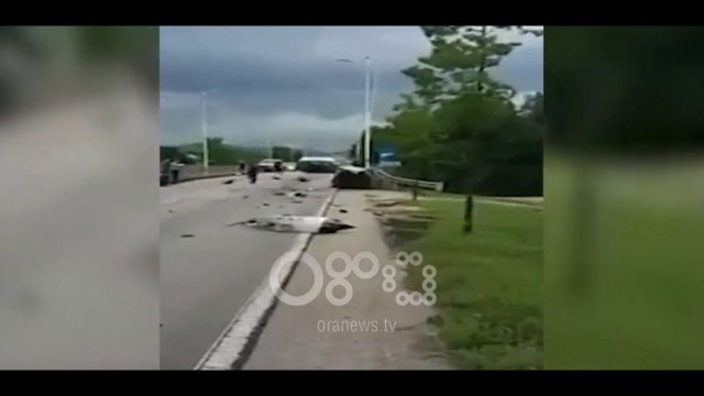 Ora News - Tiranë, tre automjete përplasen në Rinas, 6 të plagosur