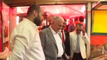 İzmir Başbakan Yıldırım İzmir Kemeraltında Esnaf Ziyaretinde Bulundu