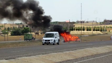 Seyir halindeyken alev alan aracın sürücüsü yaralandı - DİYARBAKIR