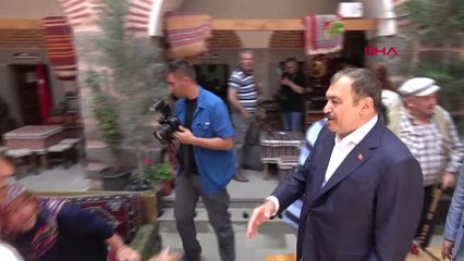 Afyonkarahisar Bakan Eroğlu Yanında Bir Hekim Bulunsa Kalp Krizi Geçirmesin