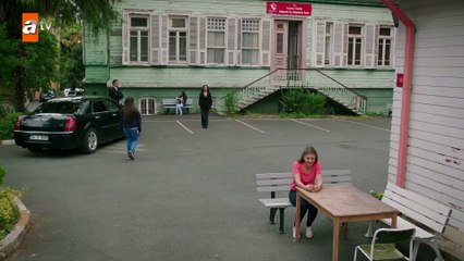 Banu’nun üzerine yürüyen Feride! - Kırgın Çiçekler 14.Bölüm