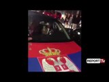 Shpërthejnë festimet, shqiptarët vendosin flamurin kombëtar mbi atë serb