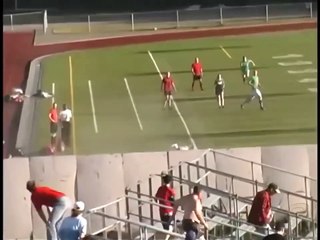 Un avion ce crash sur un terrain de Baseball.