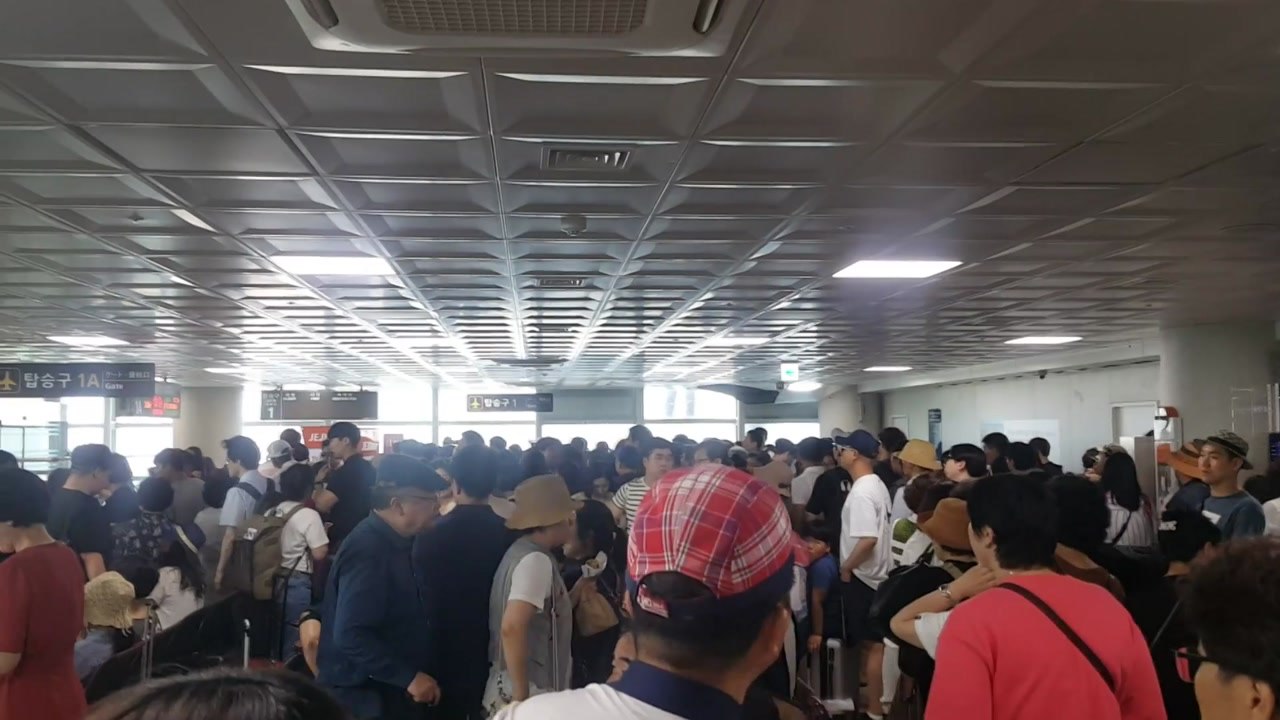 제주항공 서버 장애...4개 공항 항공기 지연 / YTN