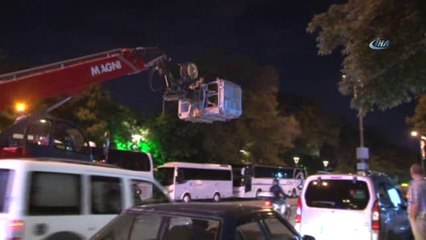 Başkent'te Parti Bayrakları Yasaklar Nedeniyle Toplandı