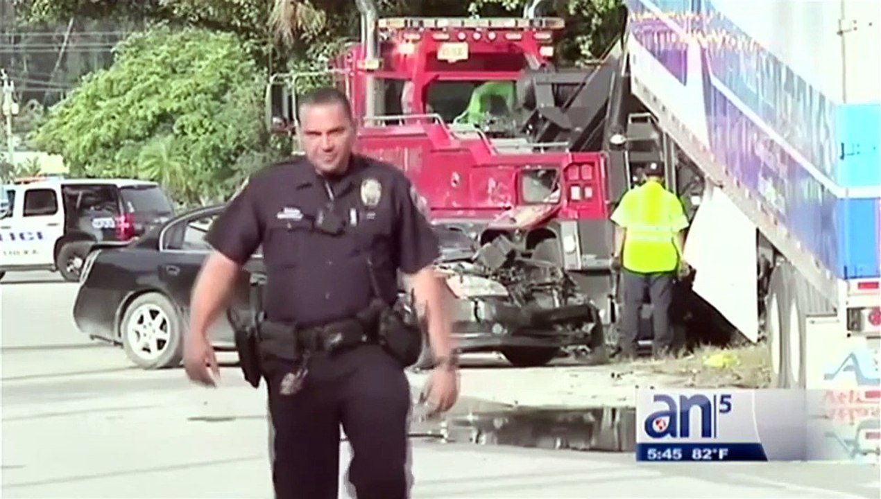 El Policía cubano en Hialeah que causa furor en redes con otra faceta