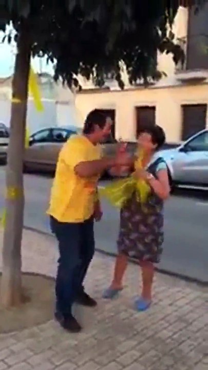 Discusion por lazos amarillos