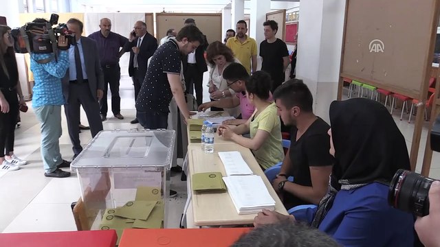 Türkiye sandık başında - CHP Genel Başkan Yardımcısı Torun oyunu kullandı - ORDU