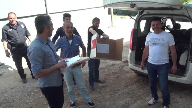 Türkiye Sandık Başında - Oylarını Seyyar Sandıkta Kullandılar