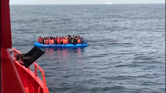 Hundreds of migrants rescued in Mediterranean