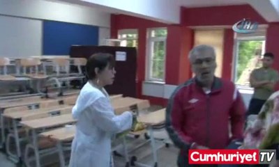 Oy kullanan Sezen Aksu'nun gergin tavırları dikkat çekti