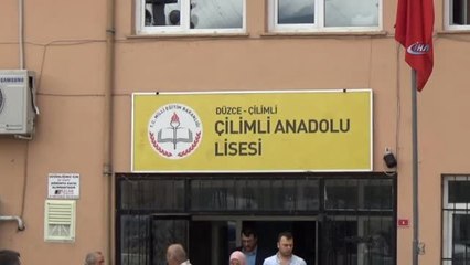 Bakan Özlü, Oyunu Düzce'de Kullandı