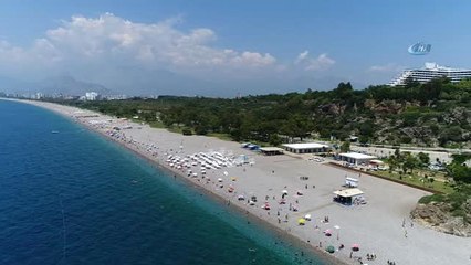 Antalya'da Oyunu Kullanan Denize Koştu