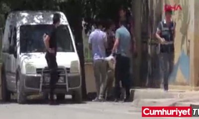Suruç'ta bir otomobilde 4 çuval oy pusulası ele geçirildi