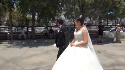 Düğünden Önce Sandığa Gittiler