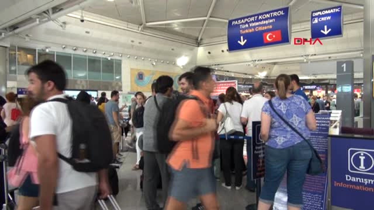 İstanbul Atatürk Havalimanı'nda Seçim Yoğunluğu