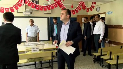 Mehmet Ağar'ın oğlu Tolga Ağar, oyunu kullandı