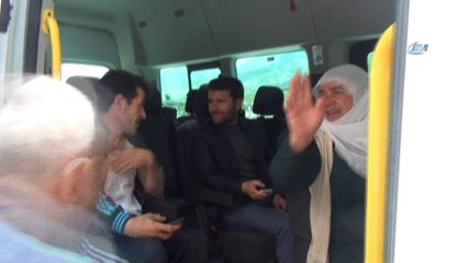 Hastalar nakil araçlarıyla oy kullanımına götürüldü