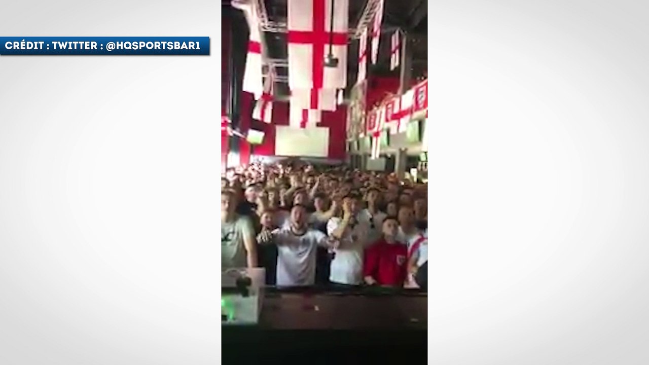 L'explosion de joie des supporters anglais aprè...