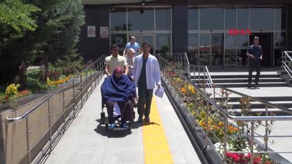 Van'da Hastalar Sandığa Taşındı