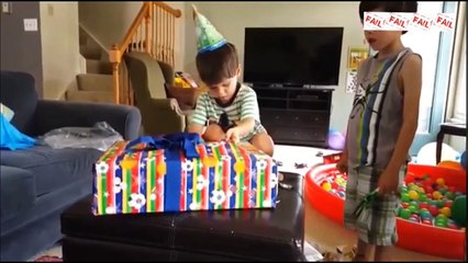 Christmas Fails of 2017 | Funny Fail Compilation