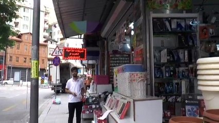 Şemsiyeyi Almak İsterken Düşüp Başını Yardı