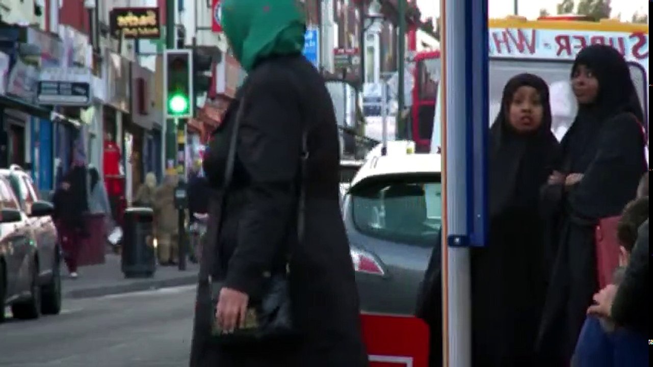 Under Offer Estate Agents On The Job S01  E06 E 6   Part 01