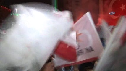 Ak Partililer Kutlamalara Başladı