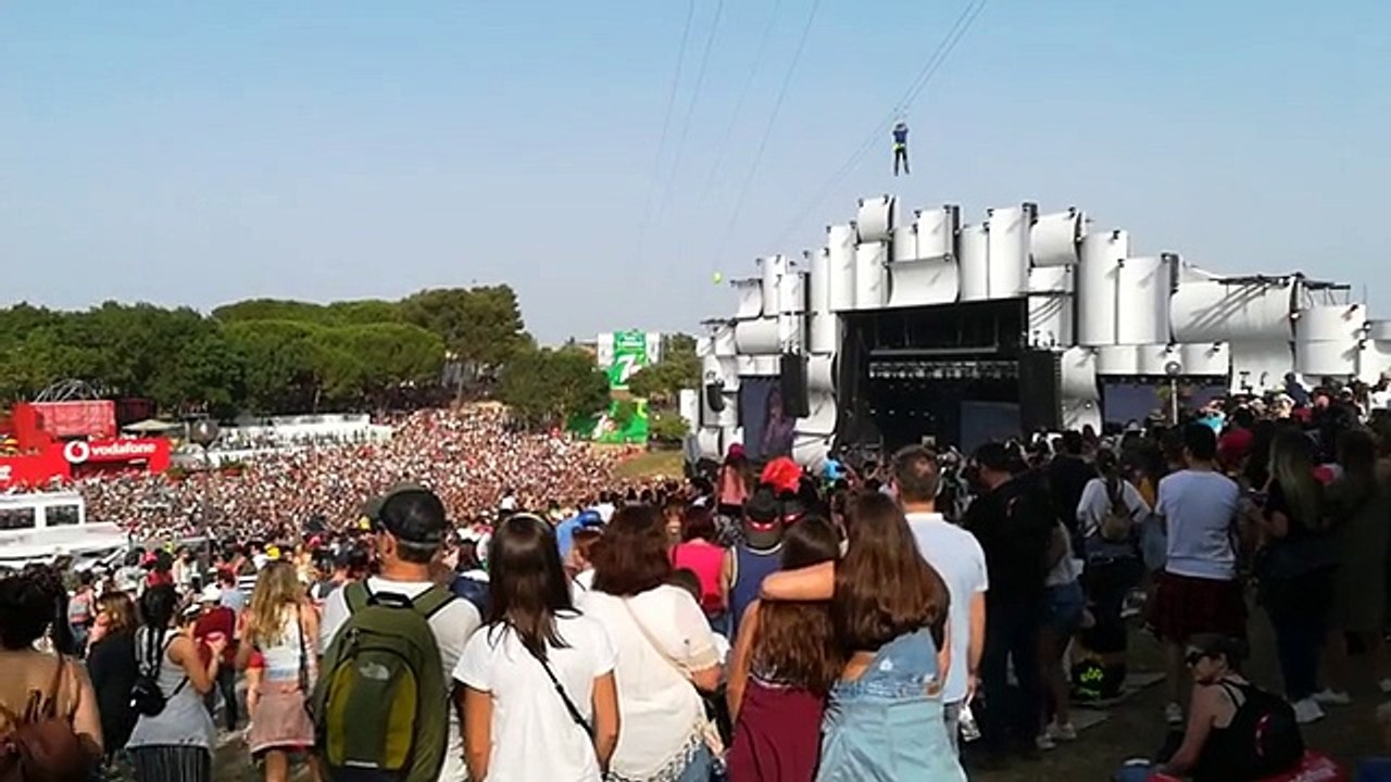 Rock in Rio: Agir e Carolina Deslandes sobem juntos ao Palco Mundo
