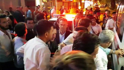 İzmit’te Ak Parti ve CHP’liler arasındaki arbedeye biber gazlı müdahale