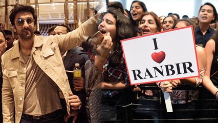 IIFA 2018: Sanju Star Ranbir Kapoor's Fans goes Crazy; Watch Video | FilmiBeat
