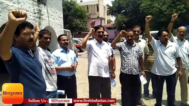 देश में व्यवस्था आरक्षण खत्म करने की मांग को समानता मंच का प्रदर्शन