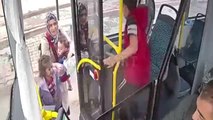 Otobüs Şoförü Minik Çocuğun Gözyaşlarına Dayanamadı, Kolu Kırılan Çocuğu Hastaneye Götürdü