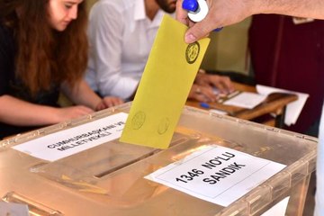 İzmir'de Her Partinin Oyu Düştü, Sadece Hdp'ninki Arttı