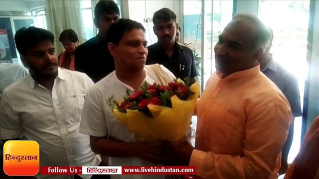 पतंजलि की मदद से बनाएंगे दो आवासीय संस्कृत महाविद्यालय