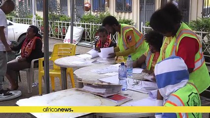 Ethiopians donate blood to victims receiving medical care