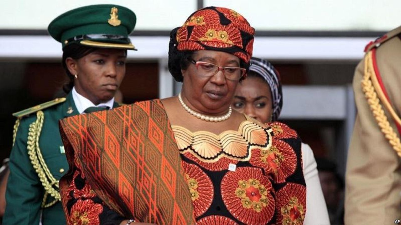 Malawi : Banda va briguer l'investiture de son...