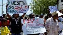 Les habitants de Nairobi protestent contre un projet de mine [no comment]
