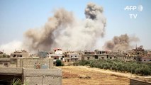 غارات عنيفة على مدينة درعا في جنوب سوريا