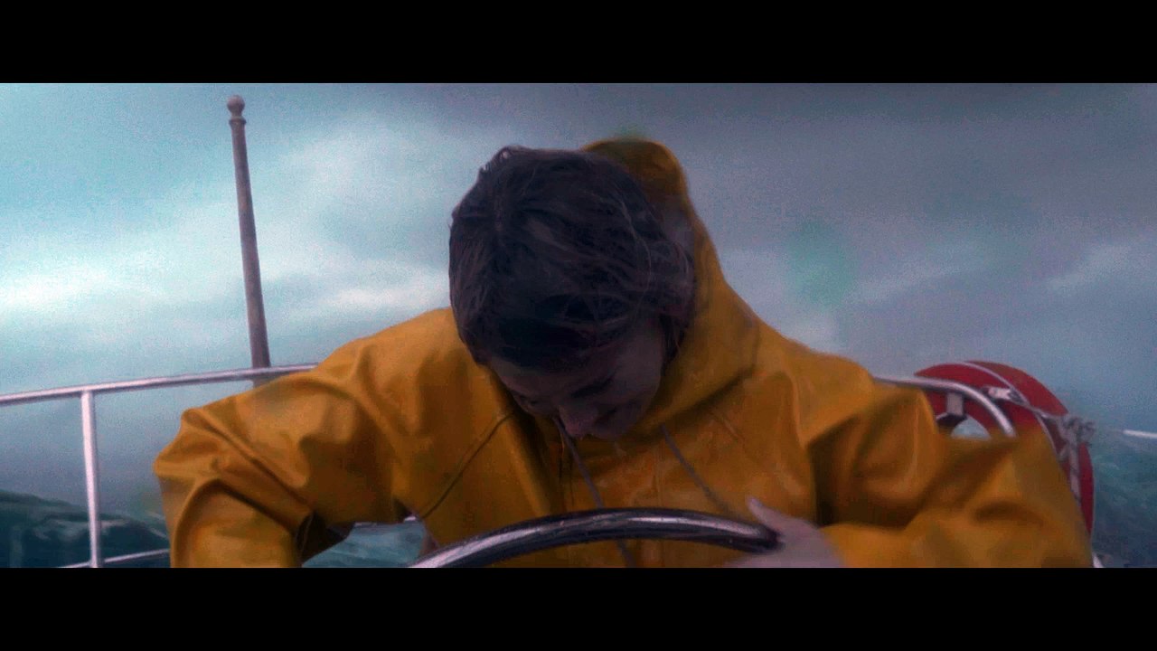 A LA DÉRIVE - Extrait "Aide-moi" VF