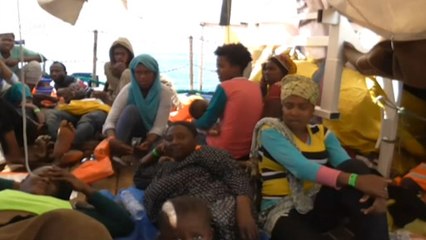 Kurtarma gemisi Akdeniz'de liman arıyor