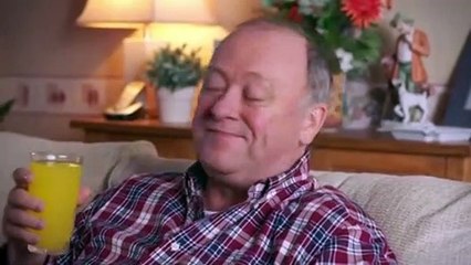 Two Doors Down S01E04