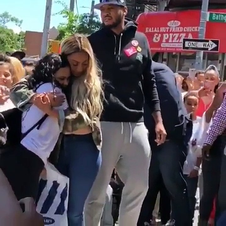Carmelo Anthony visita la madre de Junior