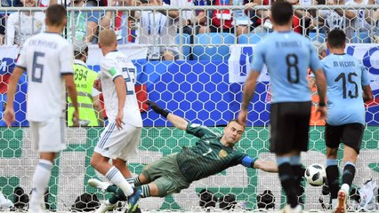 Uruguai vence Rússia e fica em primeiro