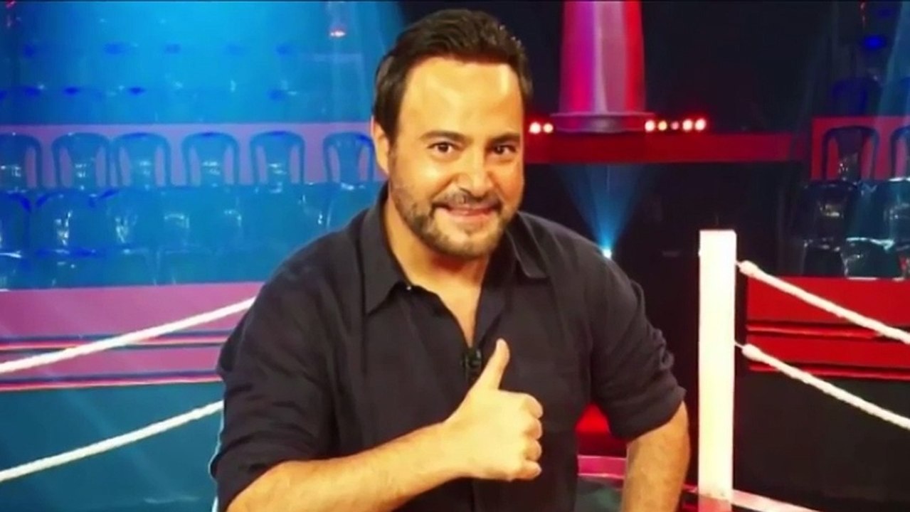 ابن عاصي الحلاني يقتحم برنامج ذا فـويـس علي الهواء ويصدم الجميع بما فعله